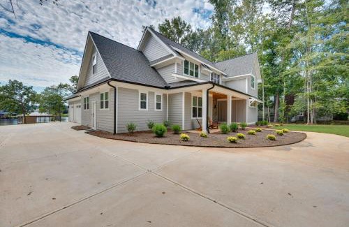 Milledgeville House | Spacious Lake Sinclair Vacation Rental with Dock!