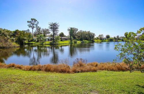 North Fort Myers House | Spacious lakefront pool home in North Fort Myers