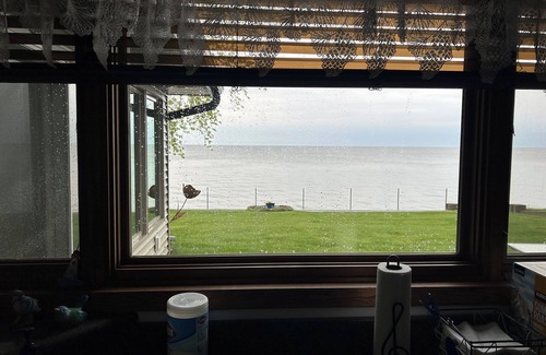 Wisconsin House | Spacious, Lakefront 2-bedroom/2-bath house 30 min to Lambeau Field w/Futon in LR