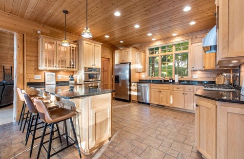 Alexandria Cabin | Spacious Lakefront Cabin w/Private Beach/Dock, Arcade, Game Room