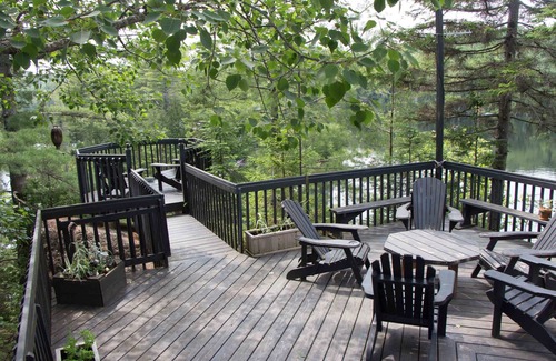 Sainte-Adele Cottage | Spacious Lakefront Cottage