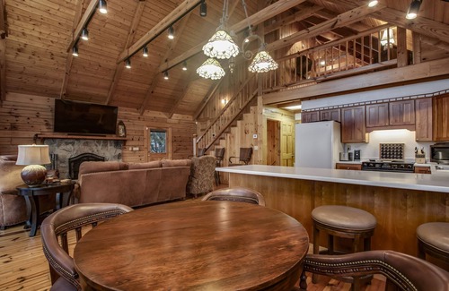 Ten Mile Cabin | Spacious Lakefront Cabin w/HotTub, Fire & Kayaks