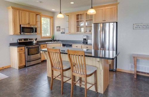 Walker Condo | Spacious Lakefront duplex on Leech Lake with beautiful views! #205