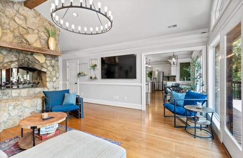 Berea Apartment | Spacious Lakefront *Gem* Pet & Family Friendly