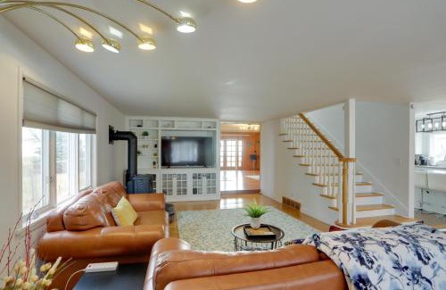 Woodland Beach House | Spacious Lakefront House with Backyard Fire Pit