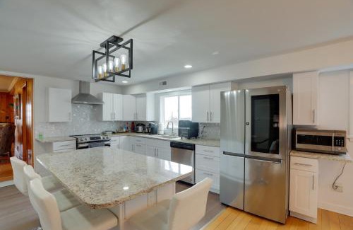 Woodland Beach House | Spacious Lakefront House with Backyard Fire Pit