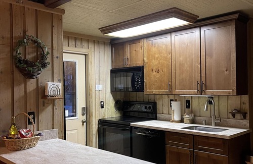 Pine Mountain Ski Chalet | Spacious Lakefront Chalet Near Callaway, Many Amenities