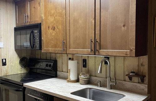 Pine Mountain Ski Chalet | Spacious Lakefront Chalet Near Callaway, Many Amenities