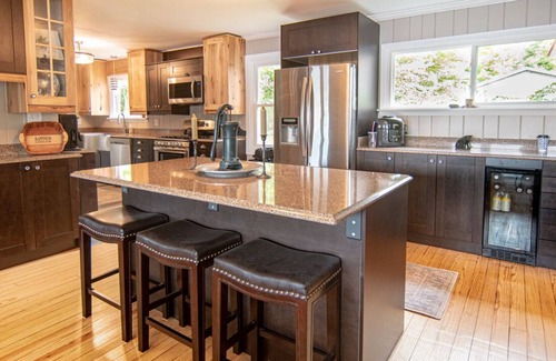 Beaver Island House | Spacious Lakehouse ~ great for large groups!