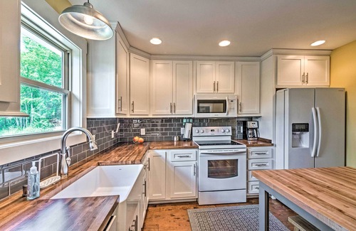 Mammoth Cave House | Spacious Lakehouse Getaway at Mammoth Cave
