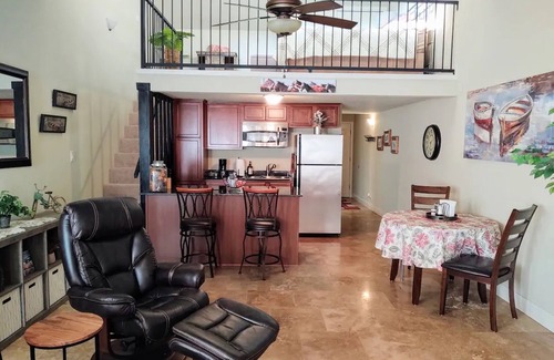 Mid America Condo | Spacious Lakeside Country Getaway