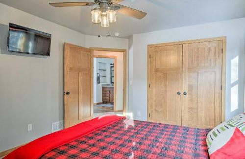 Harshaw House | Spacious Lakeside Family Home on Big Bearskin Lake