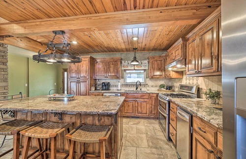Hoyt Cabin | Spacious Lakeside Getaway w/Fire Pit