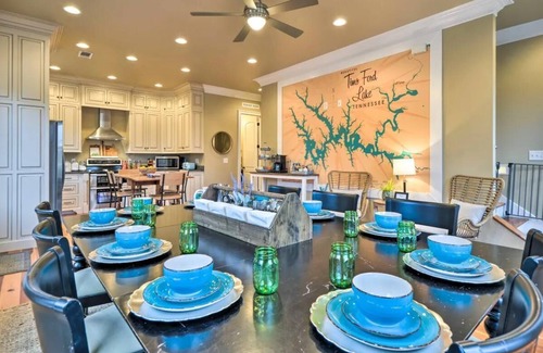 Winchester House | Spacious Lakeview Townhome, Pet-Friendly w/Dock & Boatslip