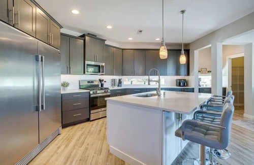 Lakewood House | Spacious Lakewood Home Rental w/AC & Hot Tub!, Spacious, Luxury Home w/Hot Tub