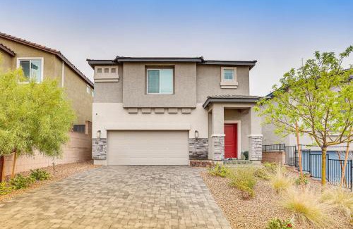 Las Vegas House | Spacious Las Vegas Home with Patio, 17 Mi to Strip!