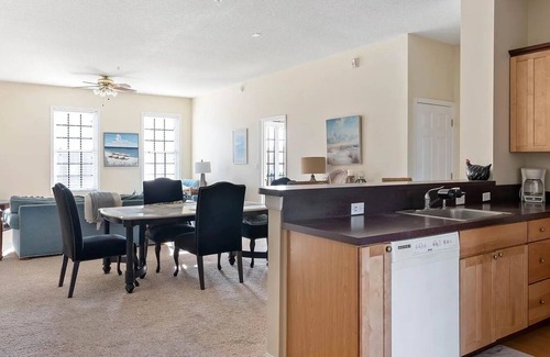 Villages of Five Points Condo | Spacious Lewes Beach Town Condo