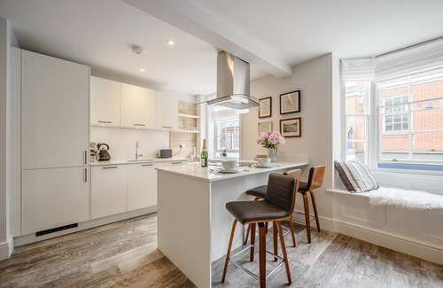 Henley-on-Thames Apartment | Spacious, light and luxurious apartment in the heart of Henley