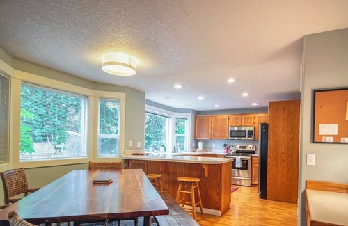 Salmon Creek House | Spacious, light-filled home in tranquil and convenient location