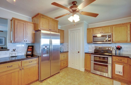 West Livingston House | Spacious Livingston Home w/Private Boat Dock