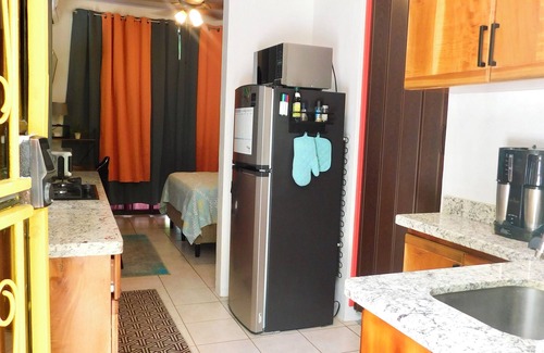 Jaco Cabin | Spacious lodge with 6 bedrooms, WiFi, AC & Pool in charming South Jacó