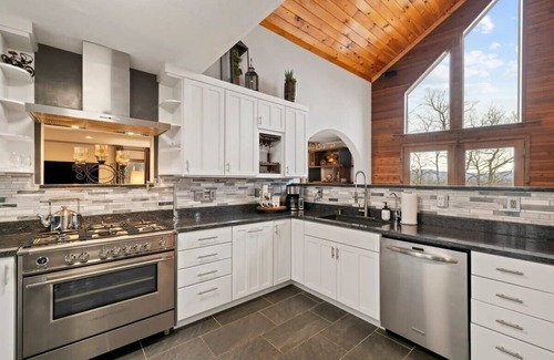 Fairview Cabin | Spacious Lodge with Hot Tub, Firepit, Game Room