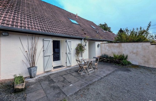 Errevet Cottage | Spacious lodging in Errevet: nature, comfort & private parking
