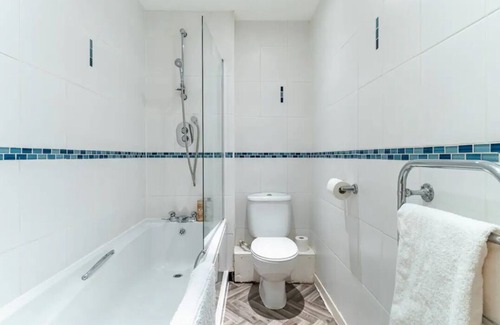 Pier Head Apartment | Spacious loft apartment Liverpool city centre