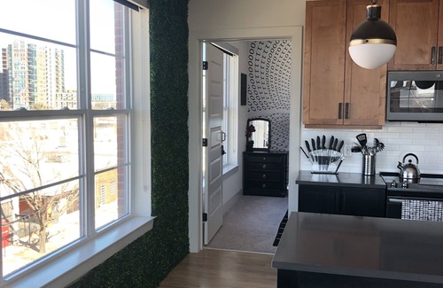 Deep Ellum Apartment | Spacious Loft Apartment in the Heart of Deep Ellum