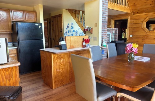 Glover Cabin | Spacious Log Cabin Perfect for Families and Pets