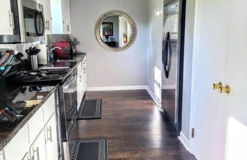 Mosby Apartment | Spacious & Lovely 4BR Apartment in Mechanicsville