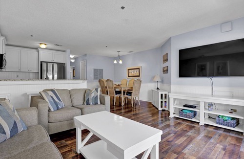 North Topsail Beach Condo | Spacious Luxury Condo at Oceanfront Villa Capriani Resort-Linens Included