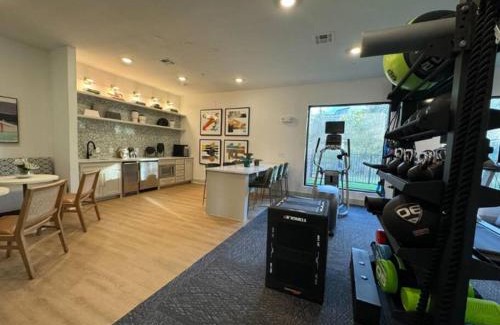 Montopolis Apartment | Spacious LUX 2BR 2B Unit in Austin with Pool!