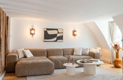 Odeon Apartment | Spacious & Luxurious Apartment