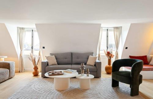 Odeon Apartment | Spacious & Luxurious Apartment