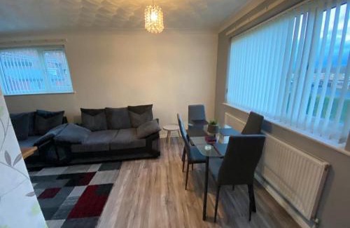 Doncaster House | Spacious Luxurious Serviced Accommodation 3