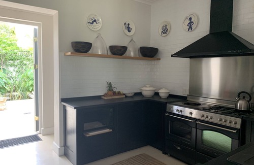 Franschhoek House | SPACIOUS & LUXURIOUS PRIVATE HOME ⏐ 4 STUNNING EN-SUITES ⏐ GARDENS & POOL