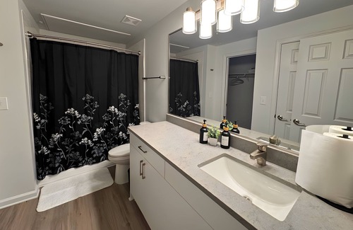 Dunwoody Apartment | Spacious Luxury 1 Bedroom Apt