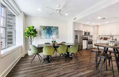 Central Business District Apartment | Spacious Luxury 4BR Condo Moments from French Quarter
