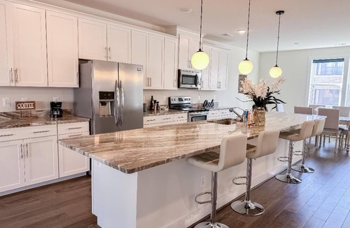 Ashburn House | Spacious Luxury at One Loudoun