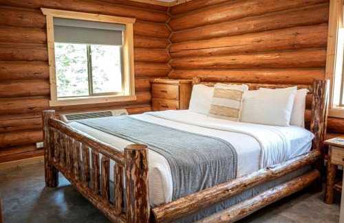 Bonners Ferry House | Spacious Luxury Cabin with Bunk Room & Nature Trail Access near Bonners Ferry, Idaho