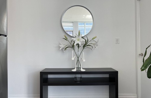 Downtown Toronto Condo | Spacious, Luxury CN Tower View 2 Bedroom Suite With Balcony *FREE PARKING*