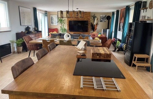 Estry House | Spacious Luxury countryside retreat