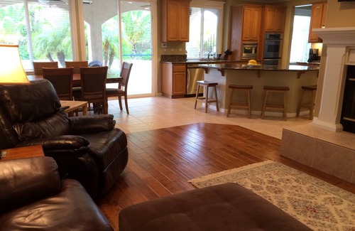 Santa Clarita House | Spacious Luxury Home Pool/Spa/Views