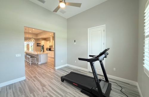 Braden River House | SPACIOUS LUXURY HOUSE IN MYAKKA-5 BEDROOM/6BATHROOM/PIANO WASHER/DRYER-NEAR LAKE