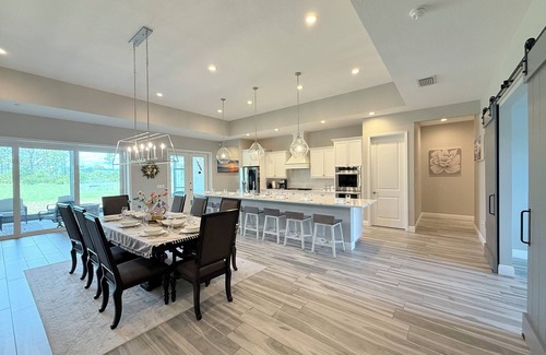 Braden River House | SPACIOUS LUXURY HOUSE IN MYAKKA-5 BEDROOM/6BATHROOM/PIANO WASHER/DRYER-NEAR LAKE