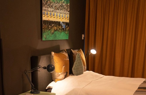 Hoofddorp House | Spacious luxury studio with AC & Netflix near ✈ & AMS