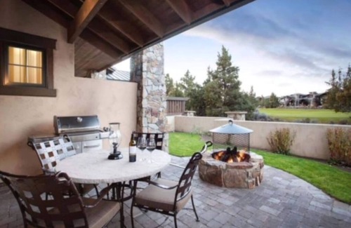 Pronghorn House | Spacious Luxury Townhome in Juniper Preserve at Pronghorn Golf Resort. n
