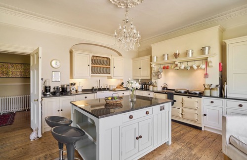 Limpley Stoke House | SPACIOUS LUXURY VICTORIAN COUNTRY HOUSE, STUNNING VIEWS NEAR BATH, Local Pub,