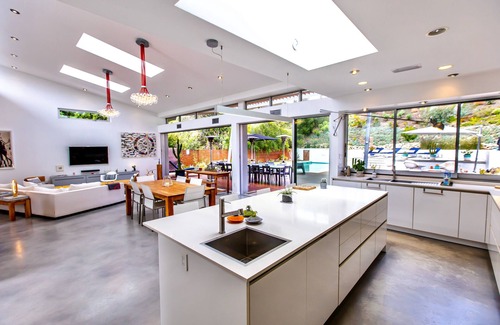 Muirlands West House | Spacious Luxury Villa - Seamless Indoor-Outdoor Living and Contemporary Design